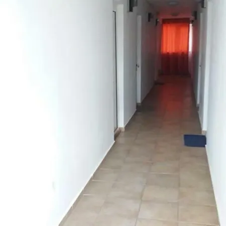 Inchiriem Garsoniera בית הארחה